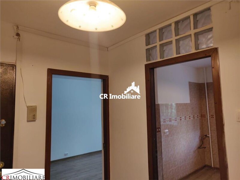 Dristor, de vanzare apartament 3 camere.