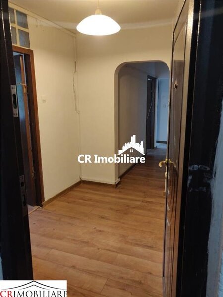 Dristor, de vanzare apartament 3 camere.