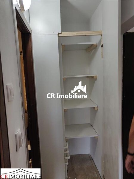 Dristor, de vanzare apartament 3 camere.